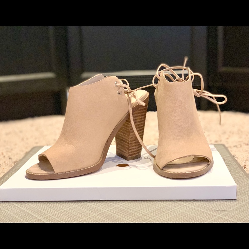 Nine West Pinsento Booties Size 6